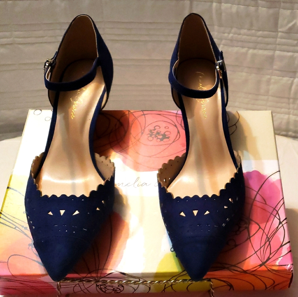 Amelia Grace Navy Blue Pumps